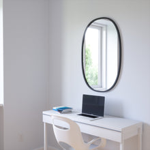 Umbra Hub Oval 24x36