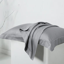 Adília 800 Thread Count Egyptian-Quality Cotton Satin Pillowcase
