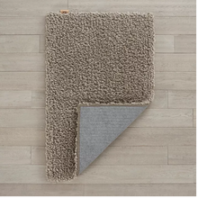 UGG® Chaz 2'3 x 3'8 Shag Accent Rug in Cashew